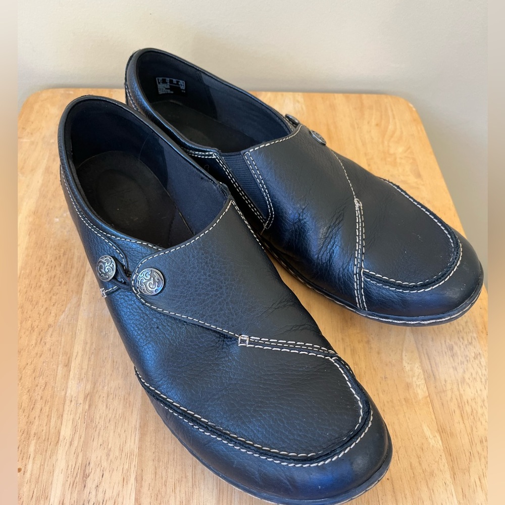 Clarks leather loafers - black, good condition